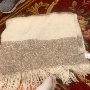 Crate and barrel throw blanket